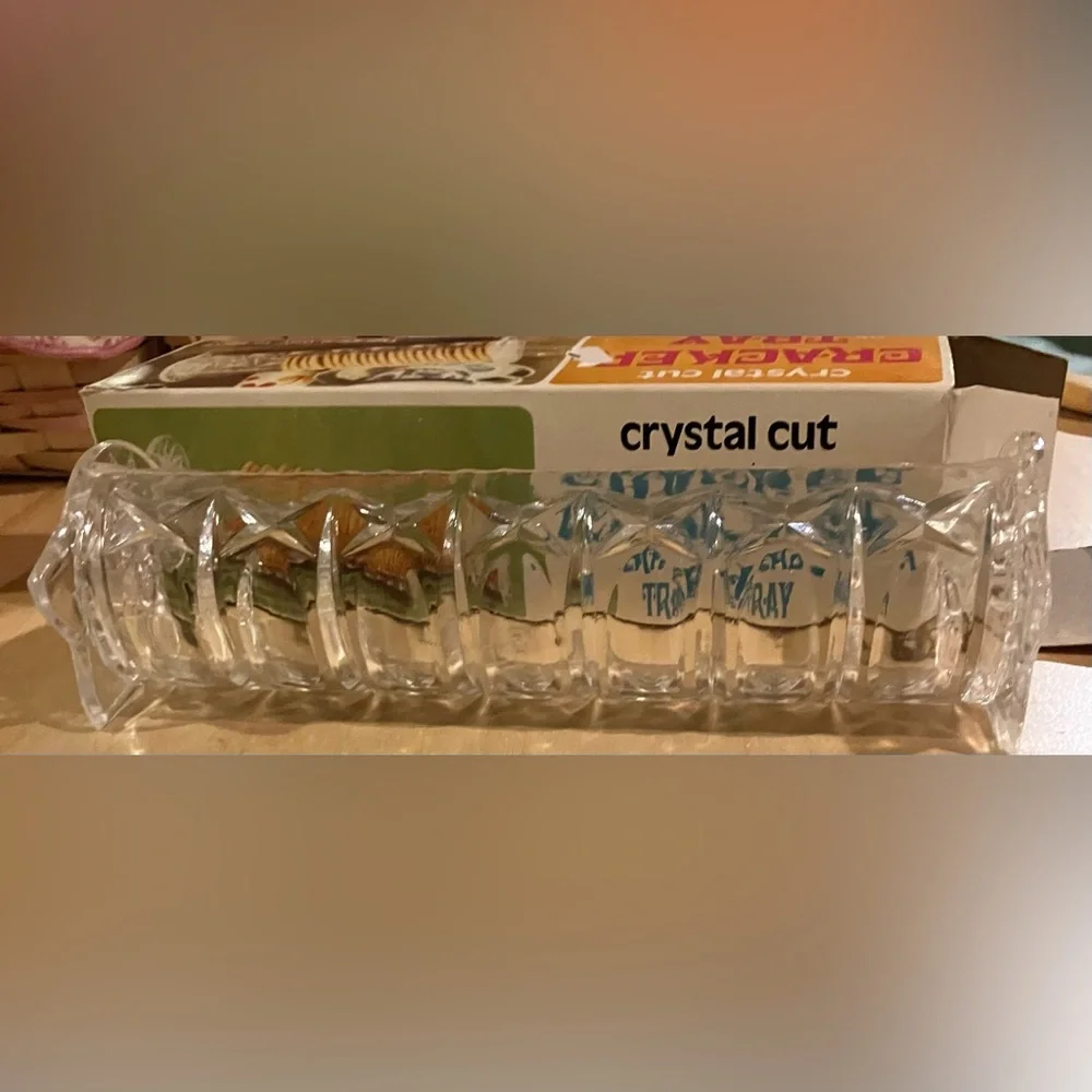 EUC Vintage Crystal Crackers Tray with original box